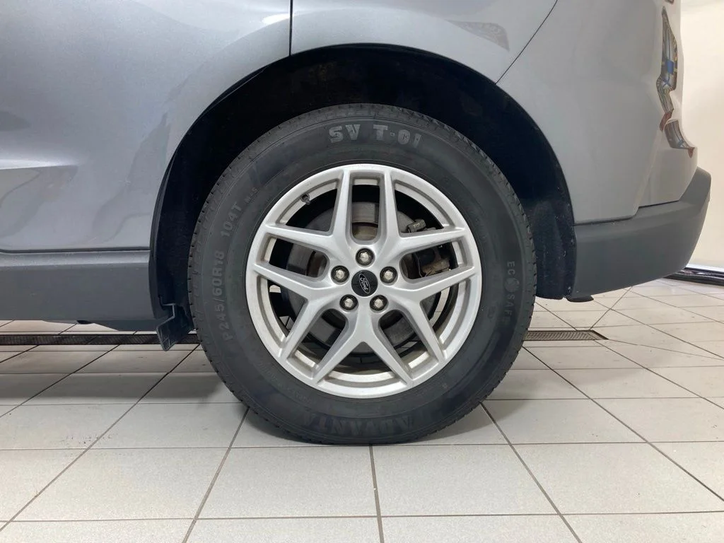 Used 2024 Gray Ford SEL image 22