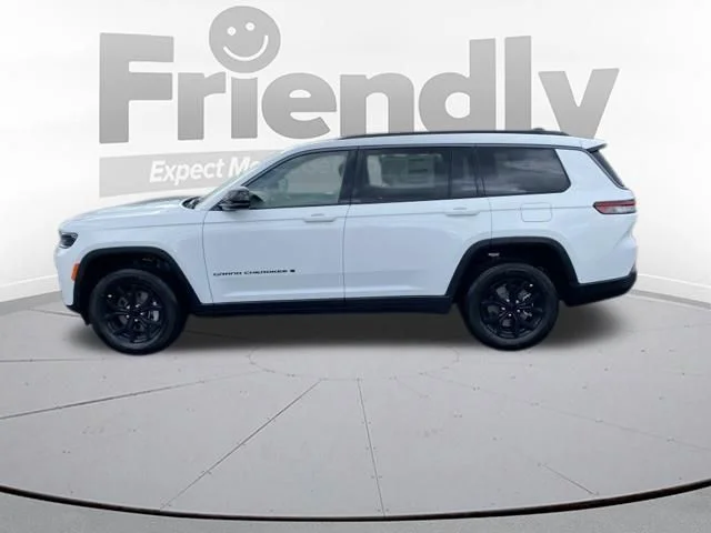 New 2026 Bright White Clear-Coat Exterior Paint Jeep Altitude image 2