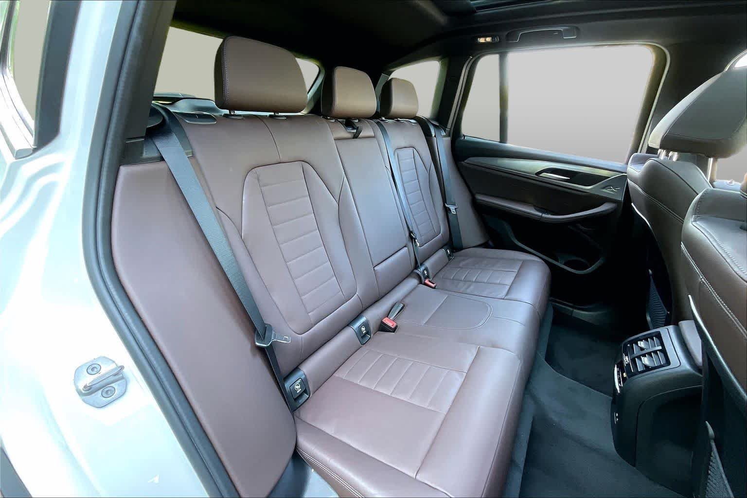 Used 2022 Mineral White Metallic BMW xDrive30i image 19