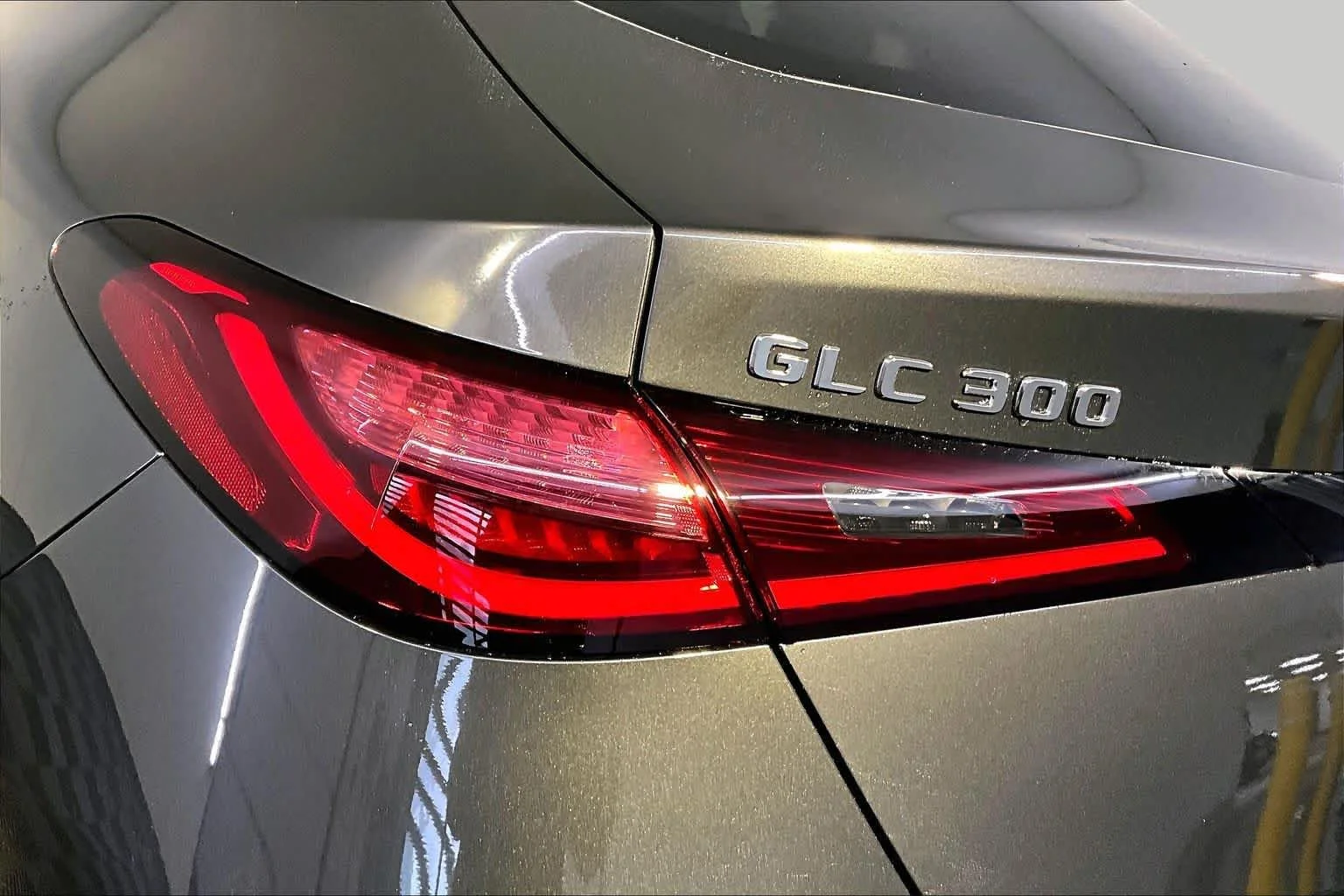 New 2027 Graphite Grey Metallic Mercedes-Benz GLC 300 image 5