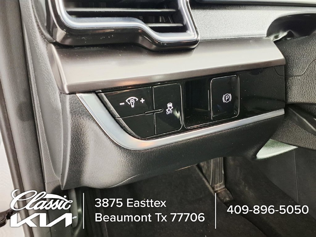 Used 2023 White Kia EX image 16