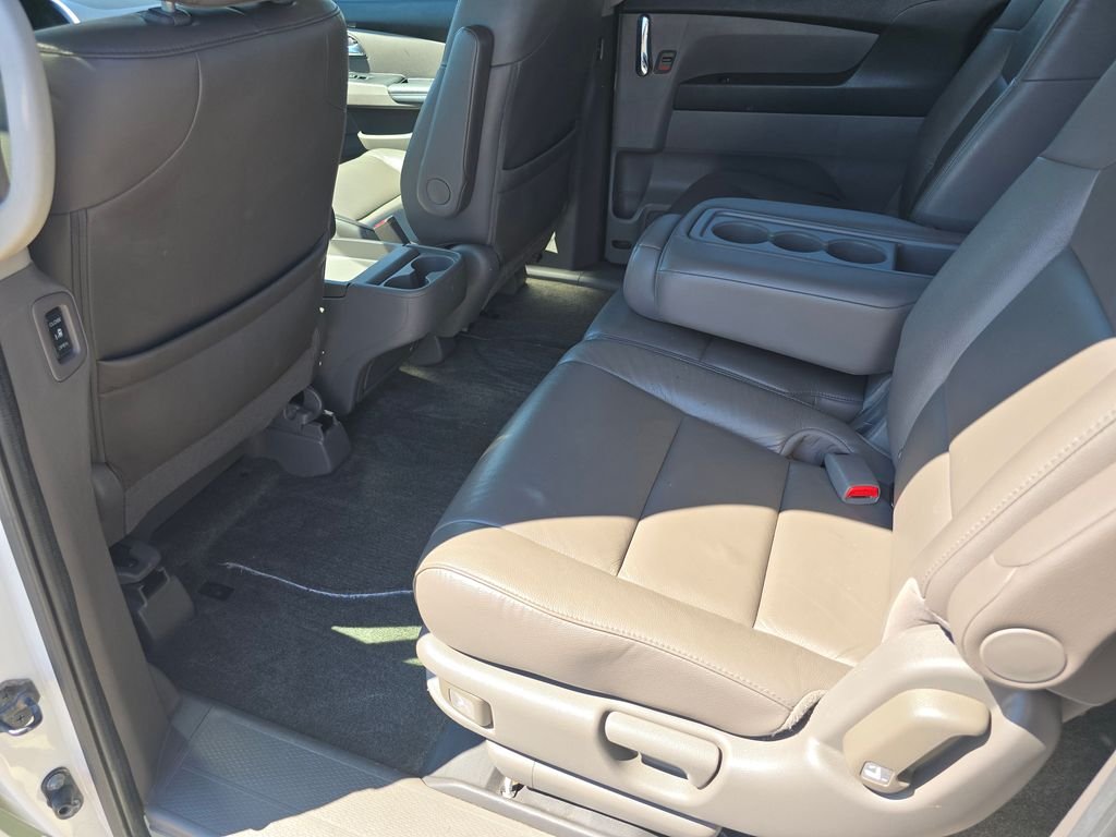 Used 2015  Honda Touring image 19