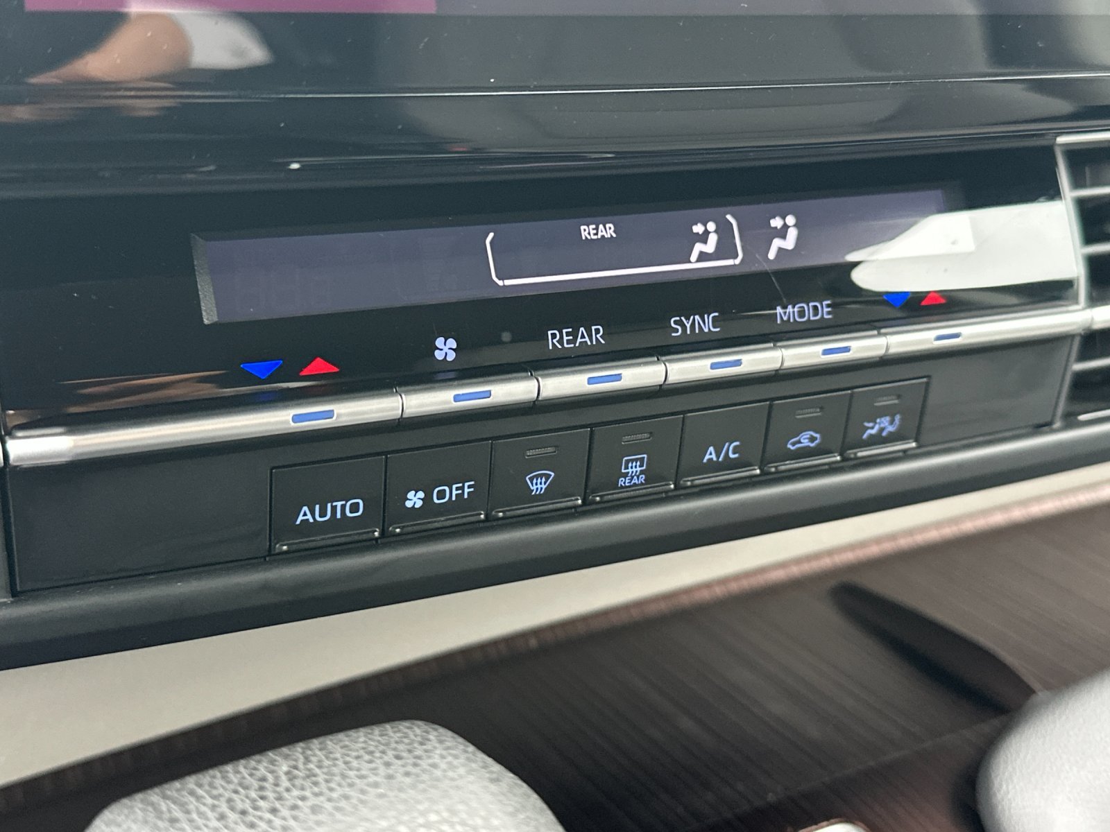 Used 2024 Cypress Toyota LE 4D Passenger Van image 24