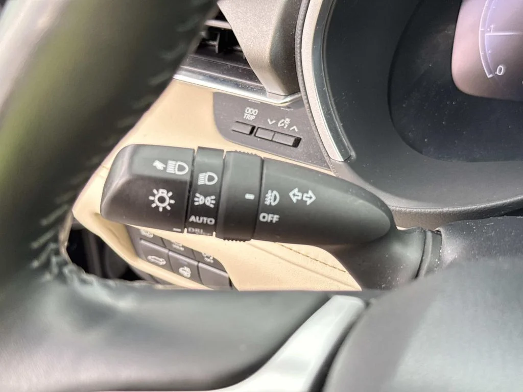 Used 2024  Toyota Limited image 42