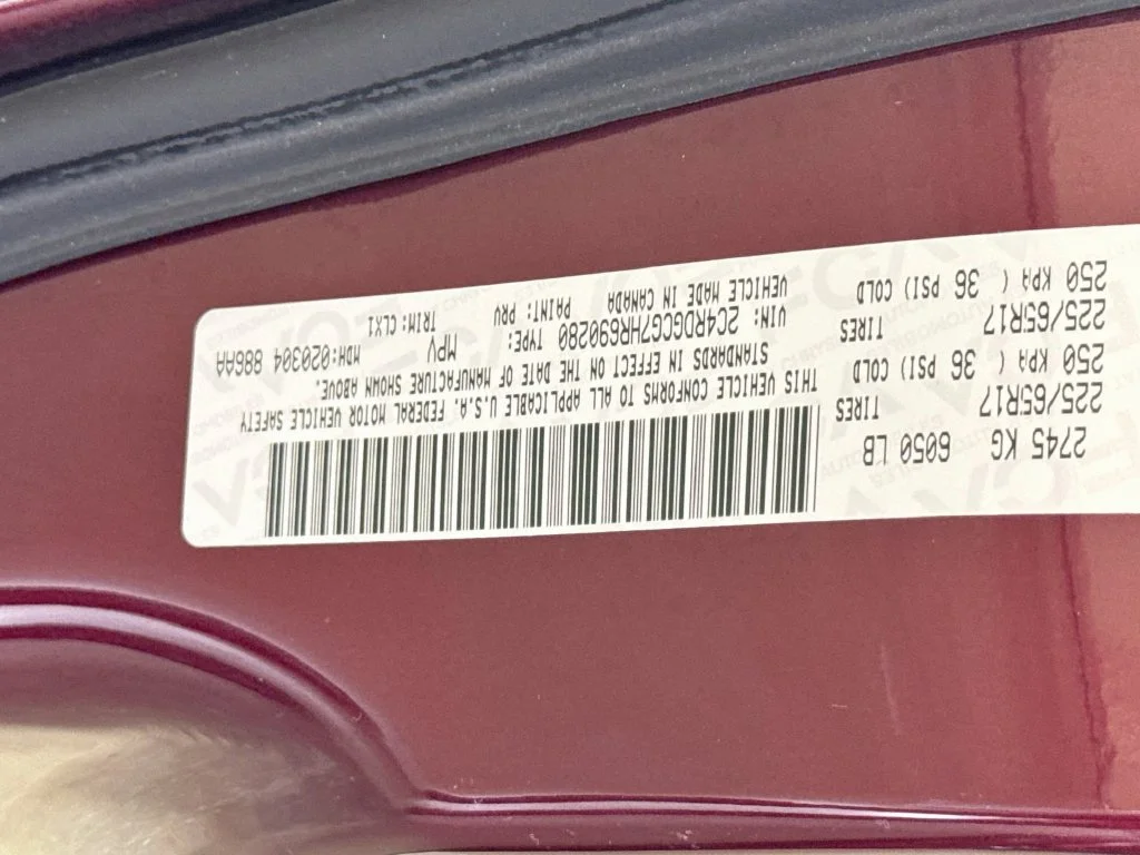 Used 2017 Red Dodge SXT image 40