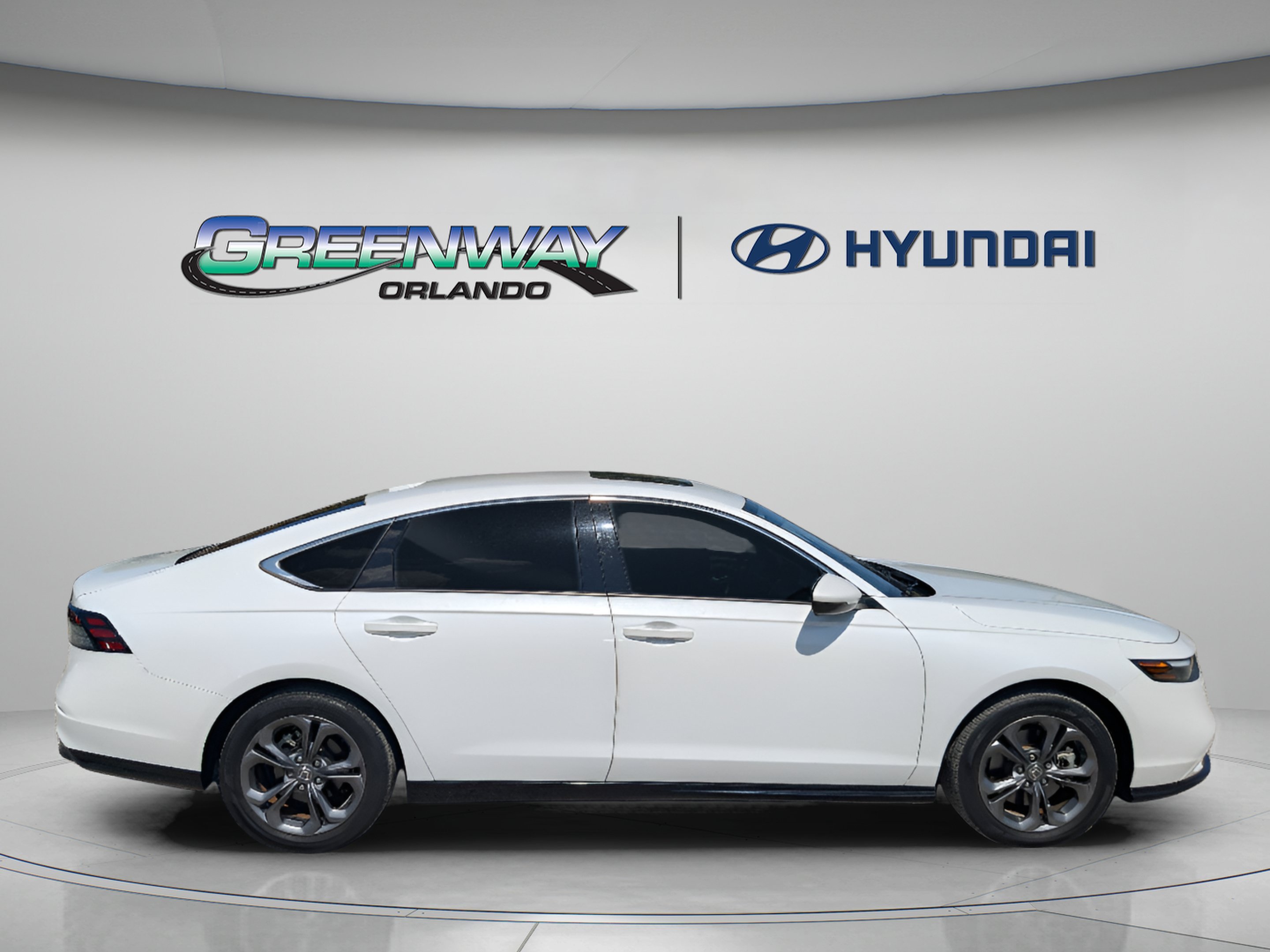 2023 Honda Accord Hybrid EX-L - Photo 9
