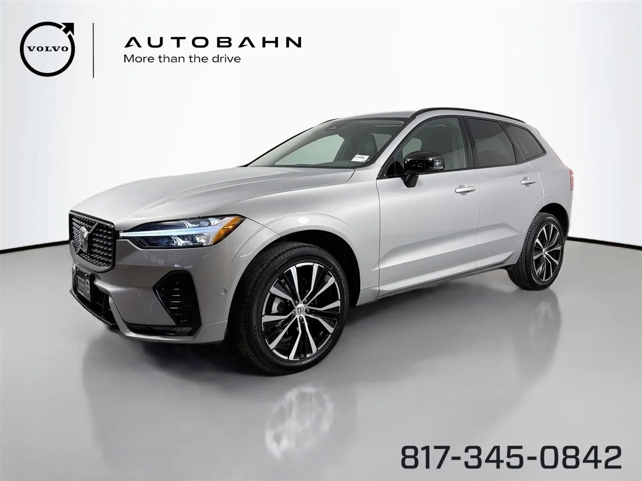 2025 Volvo XC60 B5 Plus Dark AWD's photo