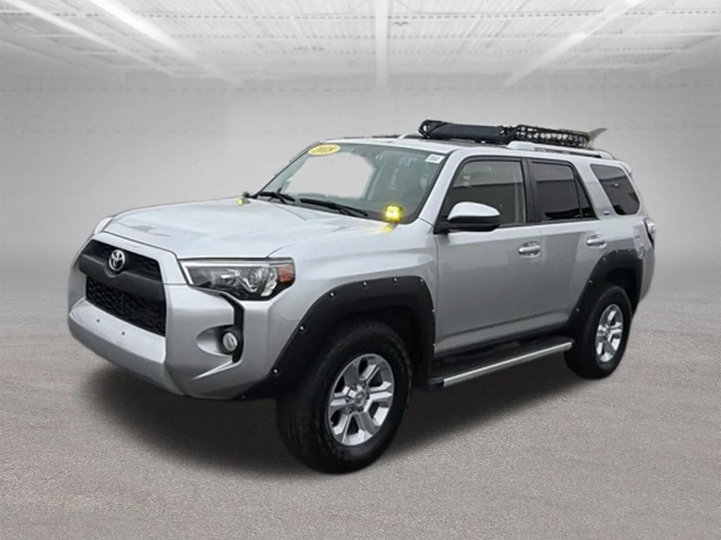 Certified Used 2018 Classic Silver Metallic Toyota SR5 image 4