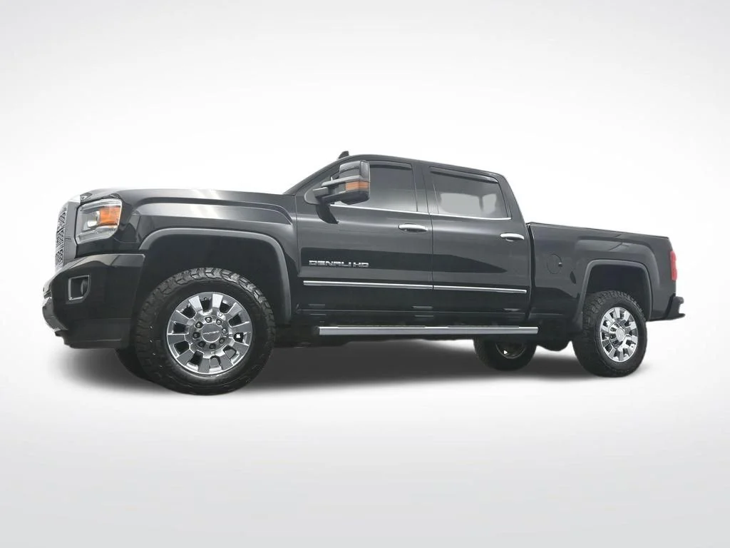 Used 2019 Black GMC Denali image 31