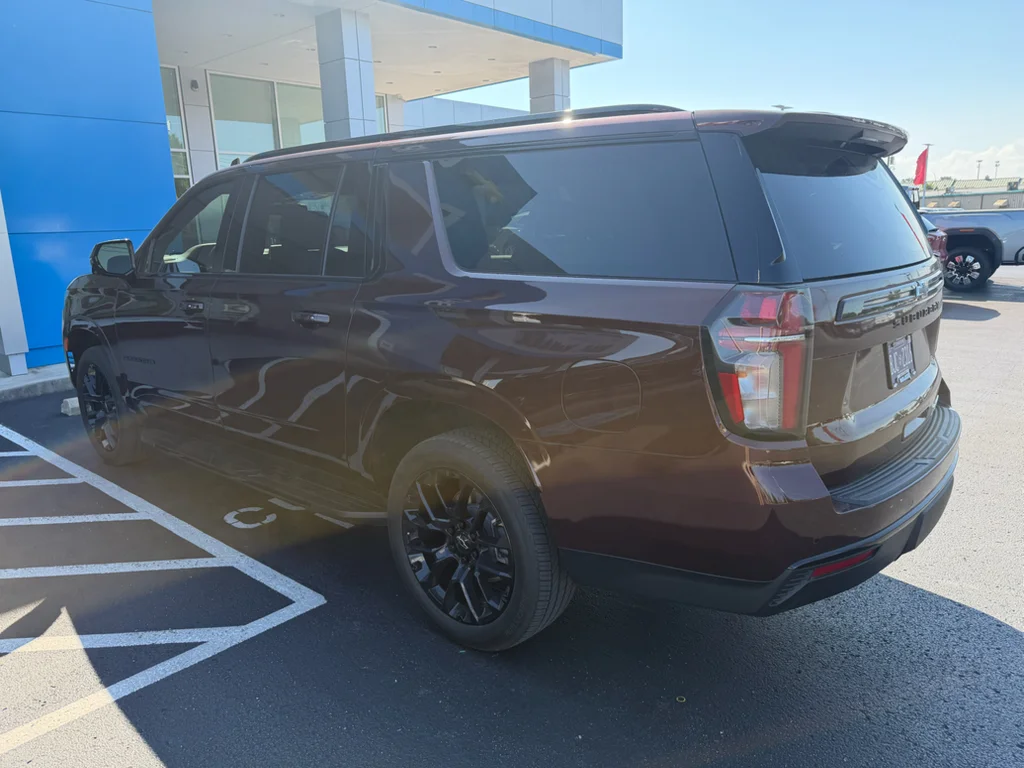 Used 2023 Auburn Metallic Chevrolet RST image 5