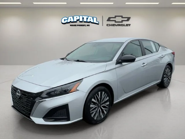 Used 2024 Silver Nissan 2.5 SV image 1