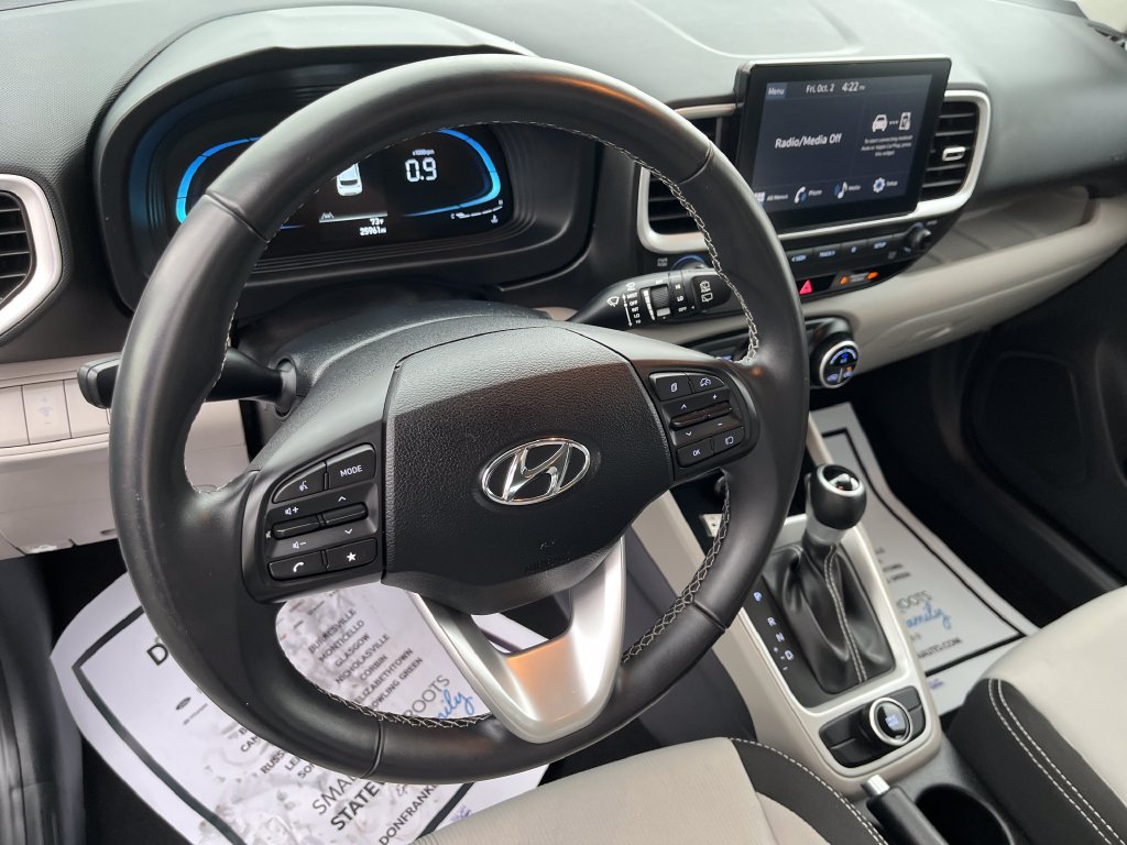 Used 2025 White Hyundai SEL image 14