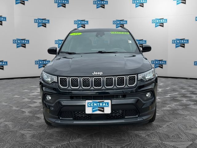 Used 2023 Black Jeep Latitude Lux image 9