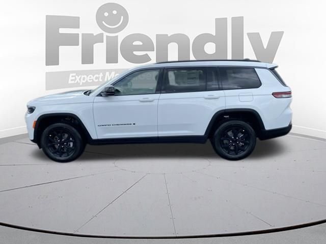 New 2026 Bright White Clear-Coat Exterior Paint Jeep Altitude image 2