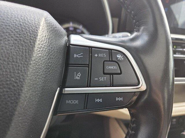 Used 2022 Wind Chill Pearl TOYOTA PLAT image 14