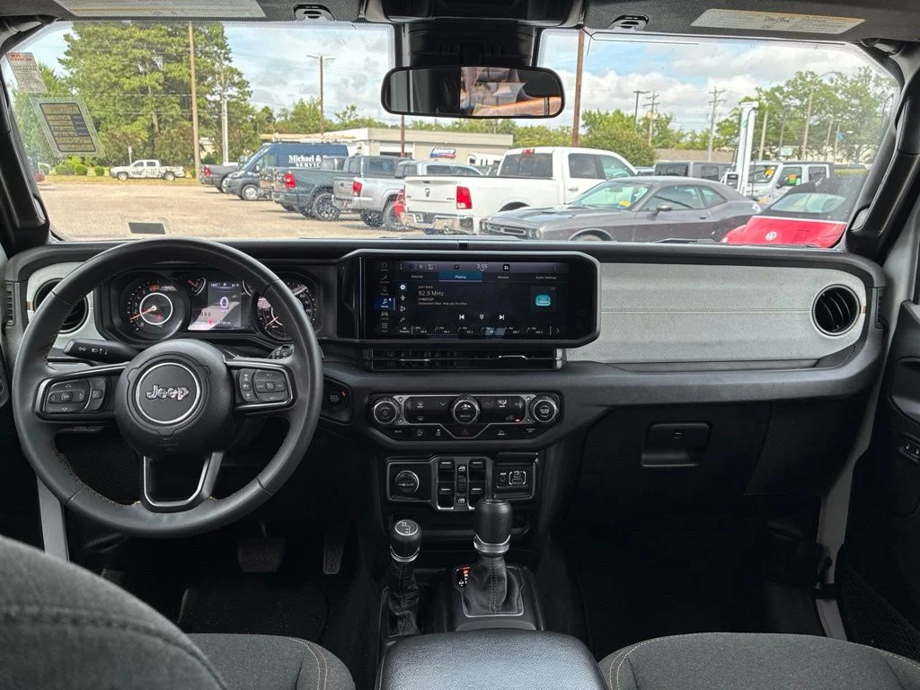 Used 2024 White Jeep Sport S image 22