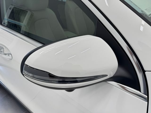 New 2026 Polar White Mercedes-Benz GLA 250 image 42