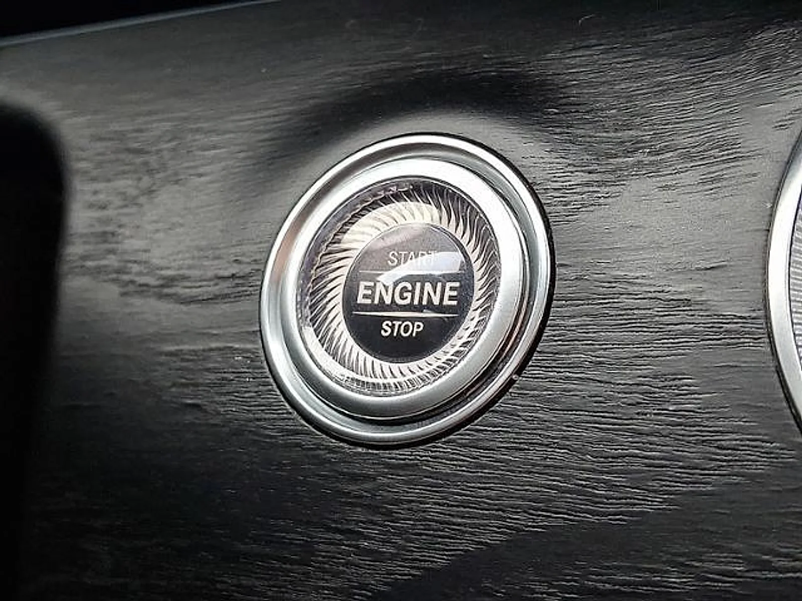 Used 2022 Obsidian Black Metallic Mercedes-Benz 4MATIC® image 31
