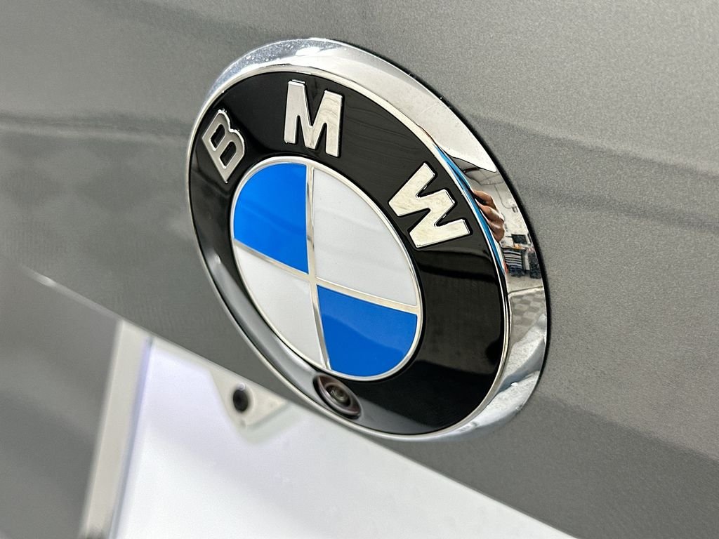 New 2026 Skyscraper Grey Metallic BMW xDrive40 image 22