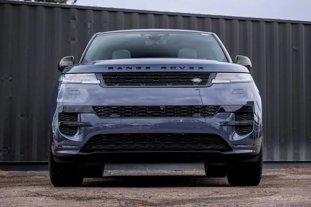New 2026 Varesine Blue Land Rover Dynamic SE image 5