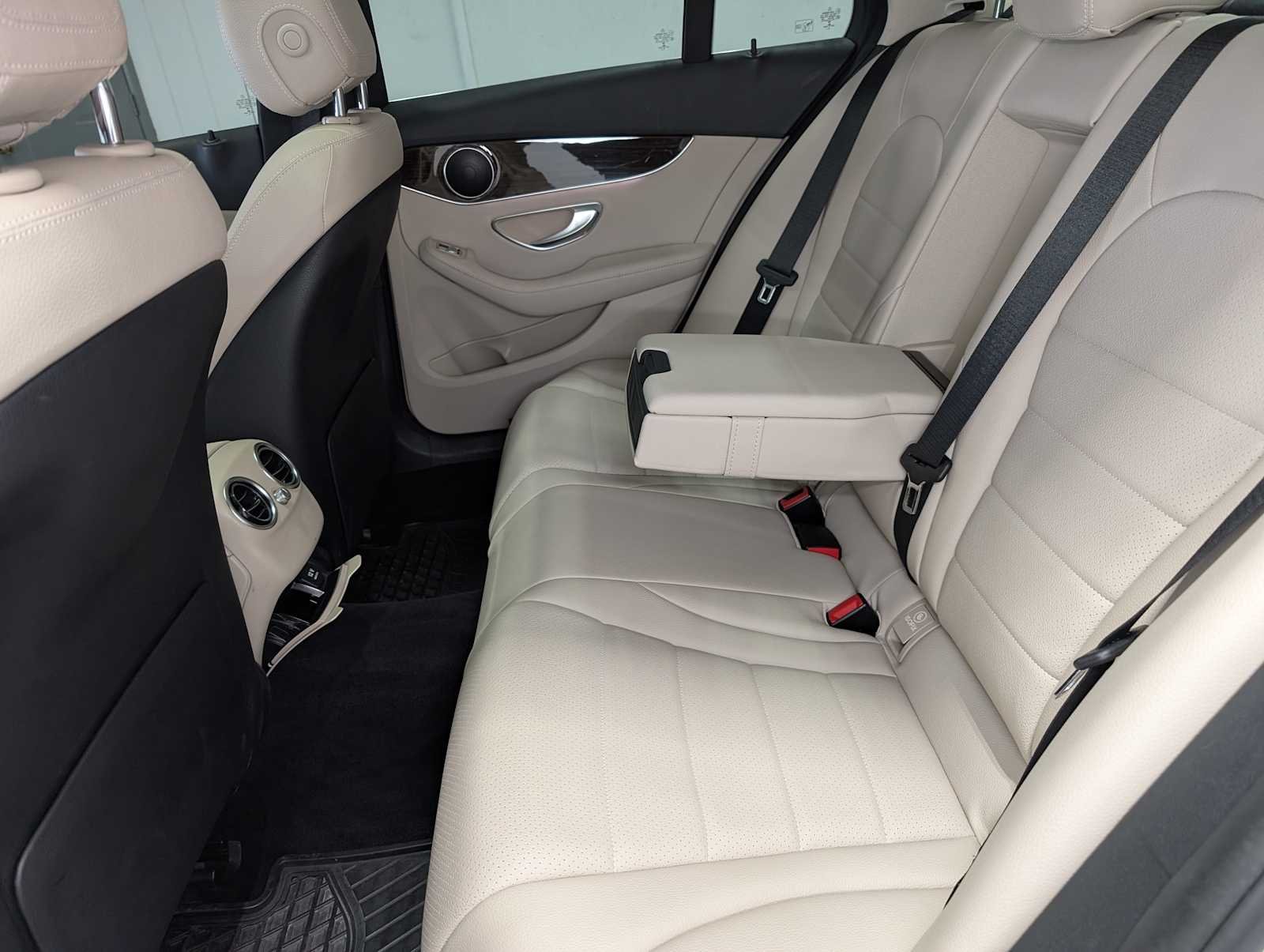 Used 2019 Polar White Mercedes-Benz C 300 image 22