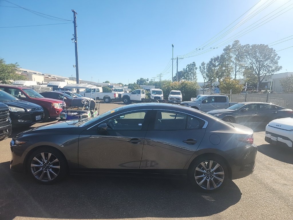 Used 2019 Machine Gray Metallic Mazda Premium image 9