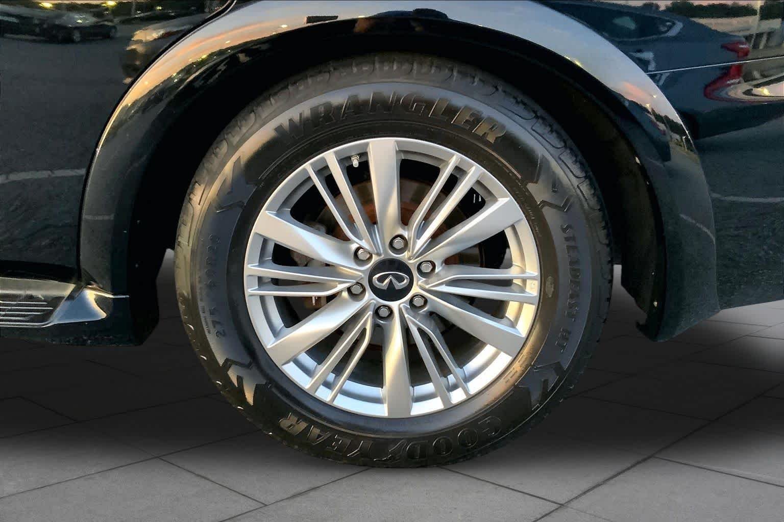 Used 2018 Black Obsidian INFINITI  image 10