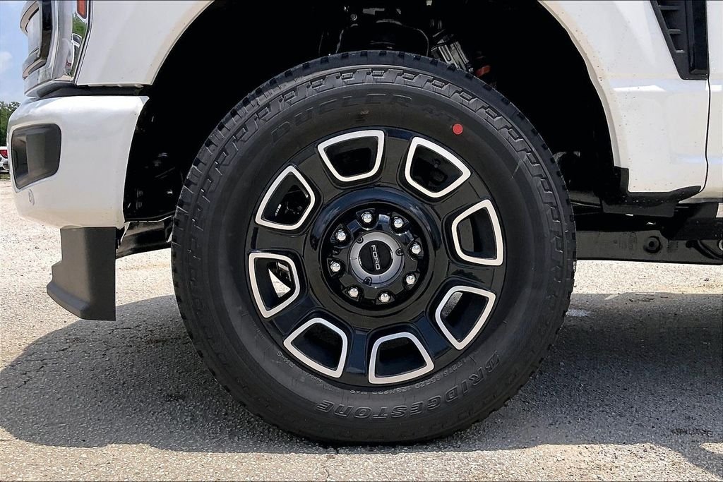 New 2026 Star White Metallic Tri-Coat Ford Platinum image 10