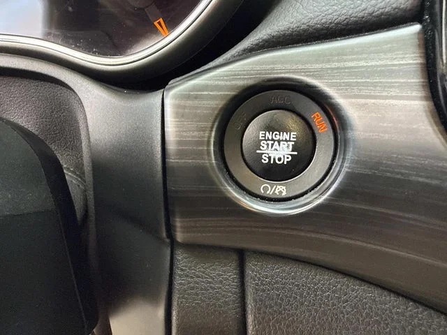 Used 2019 Silver Jeep Altitude image 31