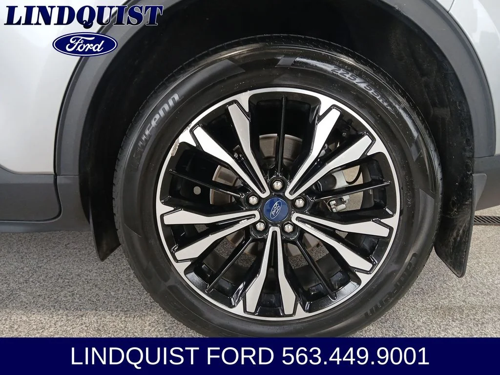 Used 2022 Silver Metallic Ford SEL image 23