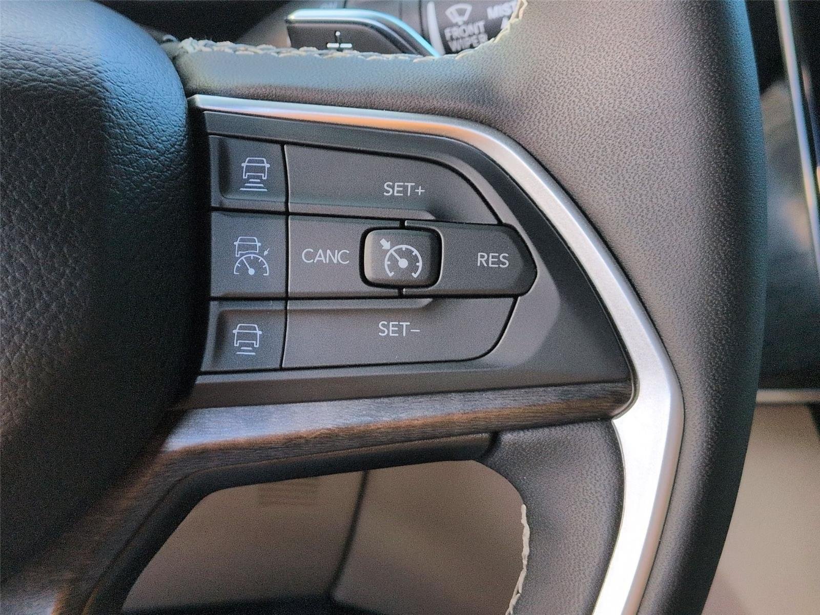 Used 2025 Bright White Clearcoat Jeep Limited image 21