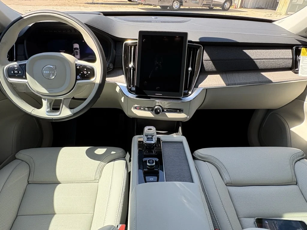 2026 Volvo XC90 Ultra - Photo 26