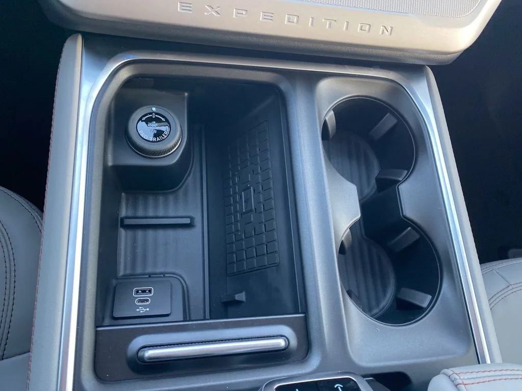 2025 Ford Expedition Active - Photo 31