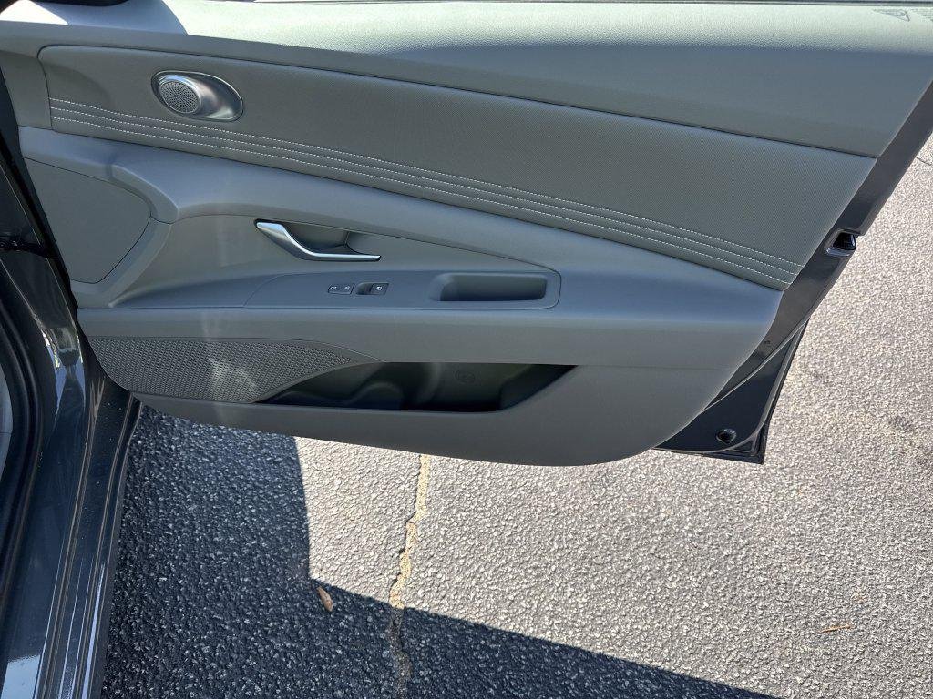 New 2025 Gray Hyundai SEL Convenience image 14