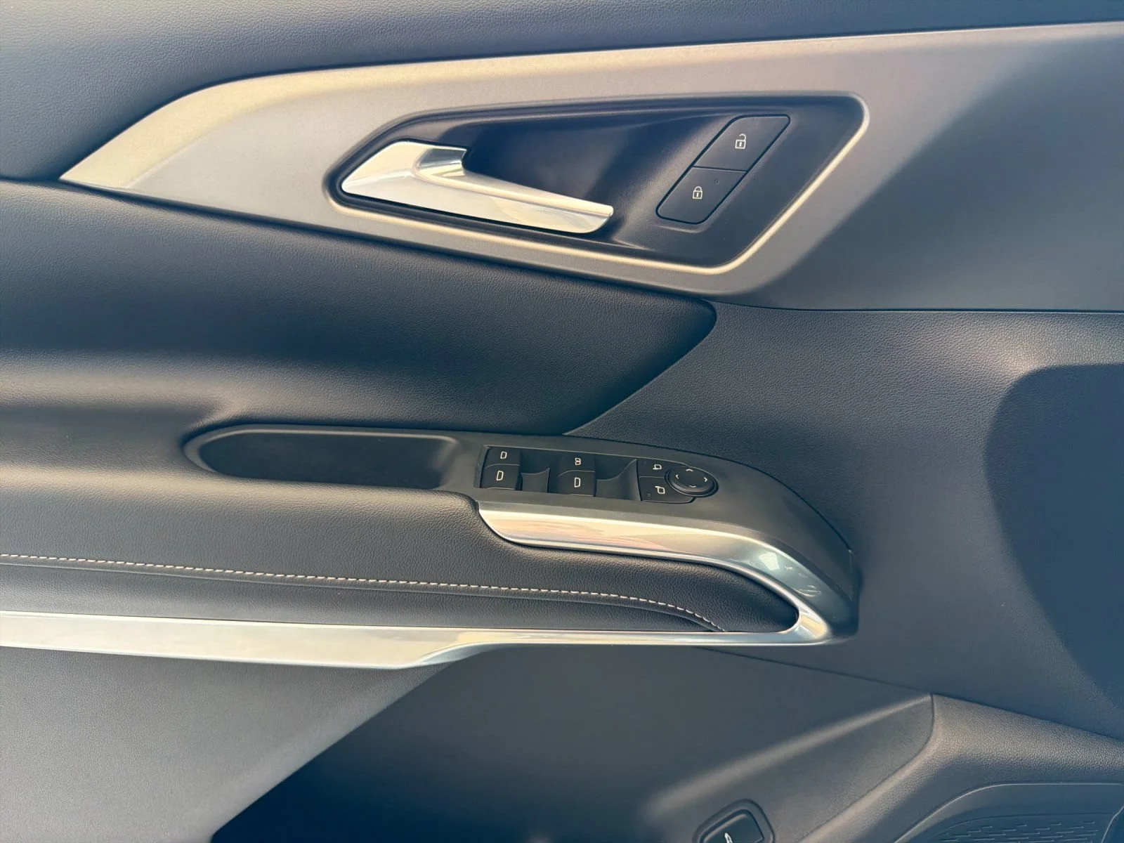 2026 Chevrolet Traverse LT - Photo 10
