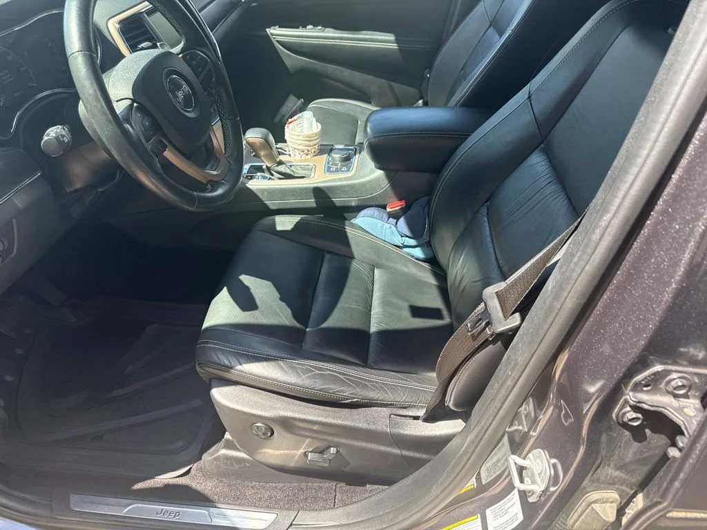 Used 2016 Gray Jeep Limited image 25