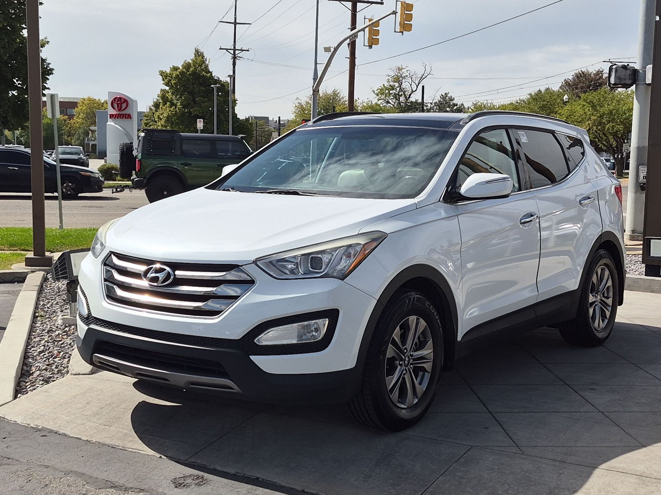 Used 2016 Frost White Pearl Hyundai 2.4 Base image 8