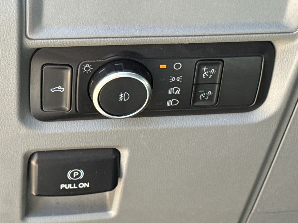 Used 2022 White Ford XLT image 22