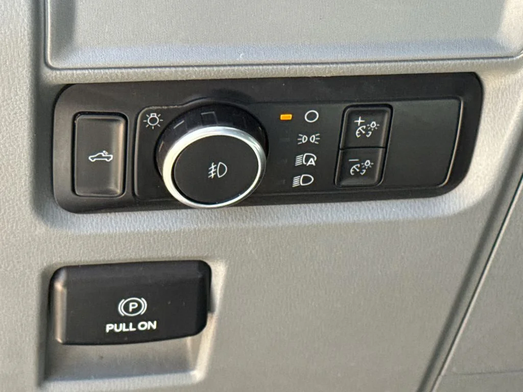 Used 2022 White Ford XLT image 22