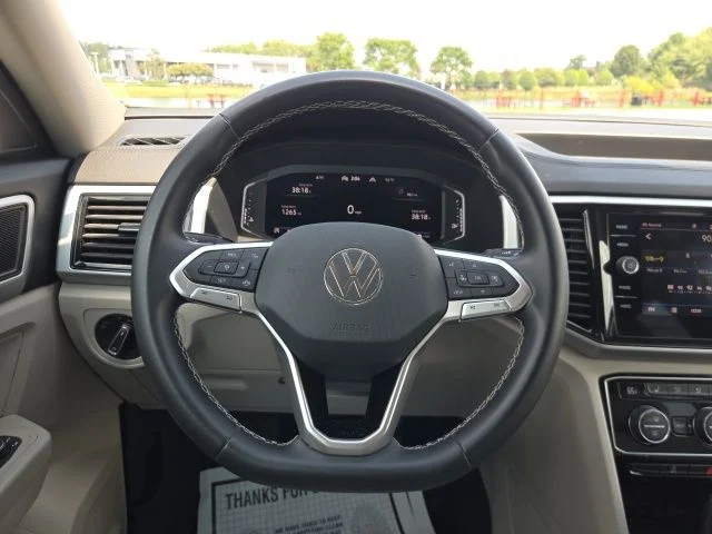 Used 2023 White Volkswagen 3.6L V6 SE w/Technology image 12