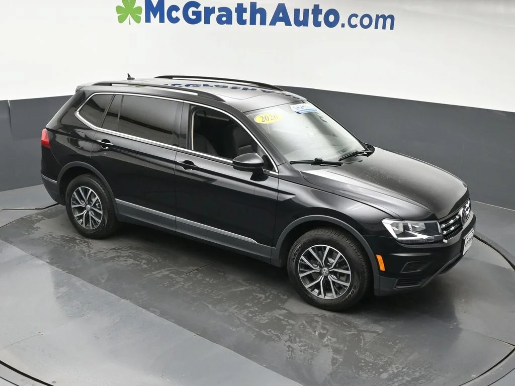 Used 2020 Black Volkswagen 2.0T SE image 3