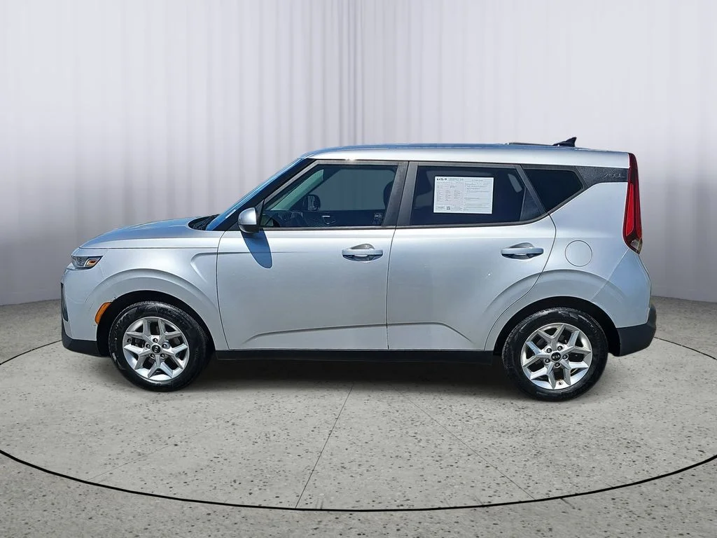 Used 2020 Silver Kia S image 6