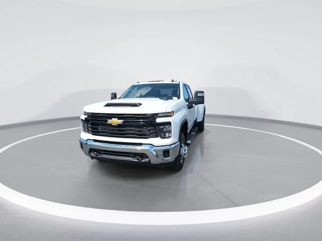 Used 2024 White Chevrolet Work Truck image 3