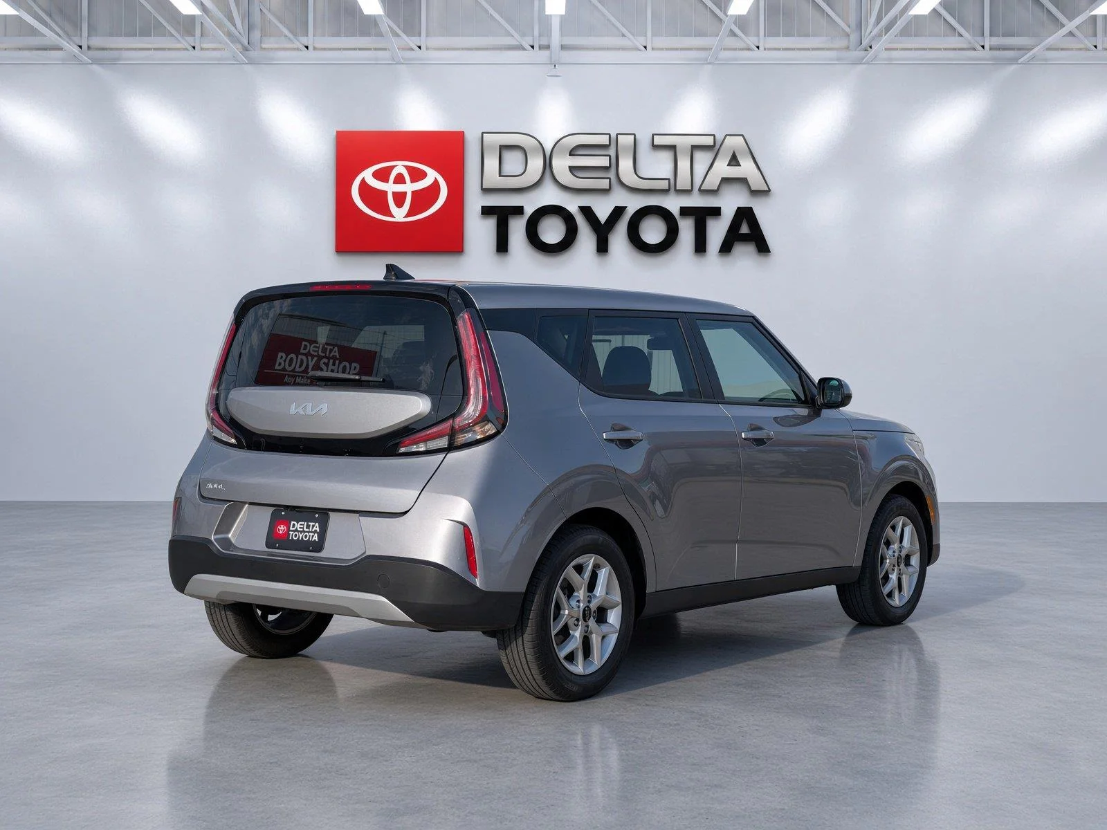 Used 2025 Steel Gray KIA LX FWD image 6