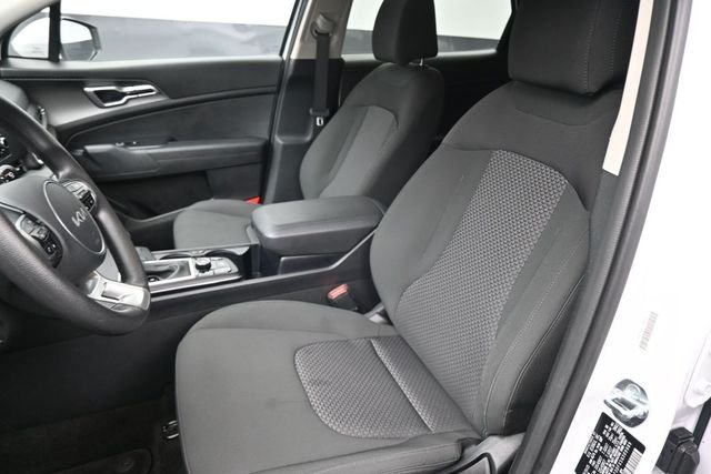 Used 2025 White Kia LX image 19