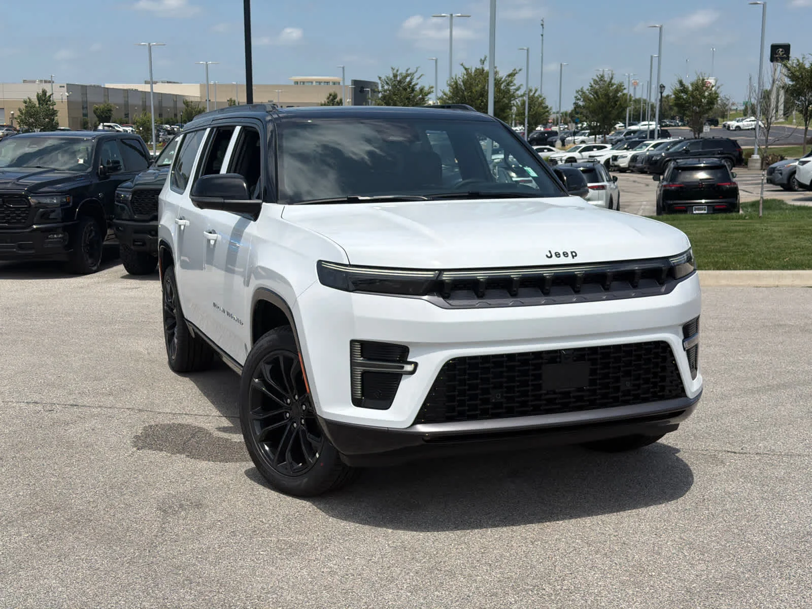 New 2026 Bright White Clearcoat Jeep Summit Obsidian image 2