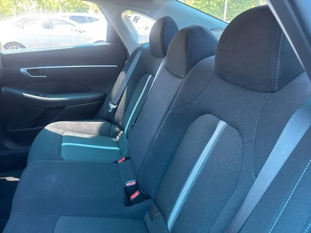 Used 2023 Onyx Black Hyundai SE image 12