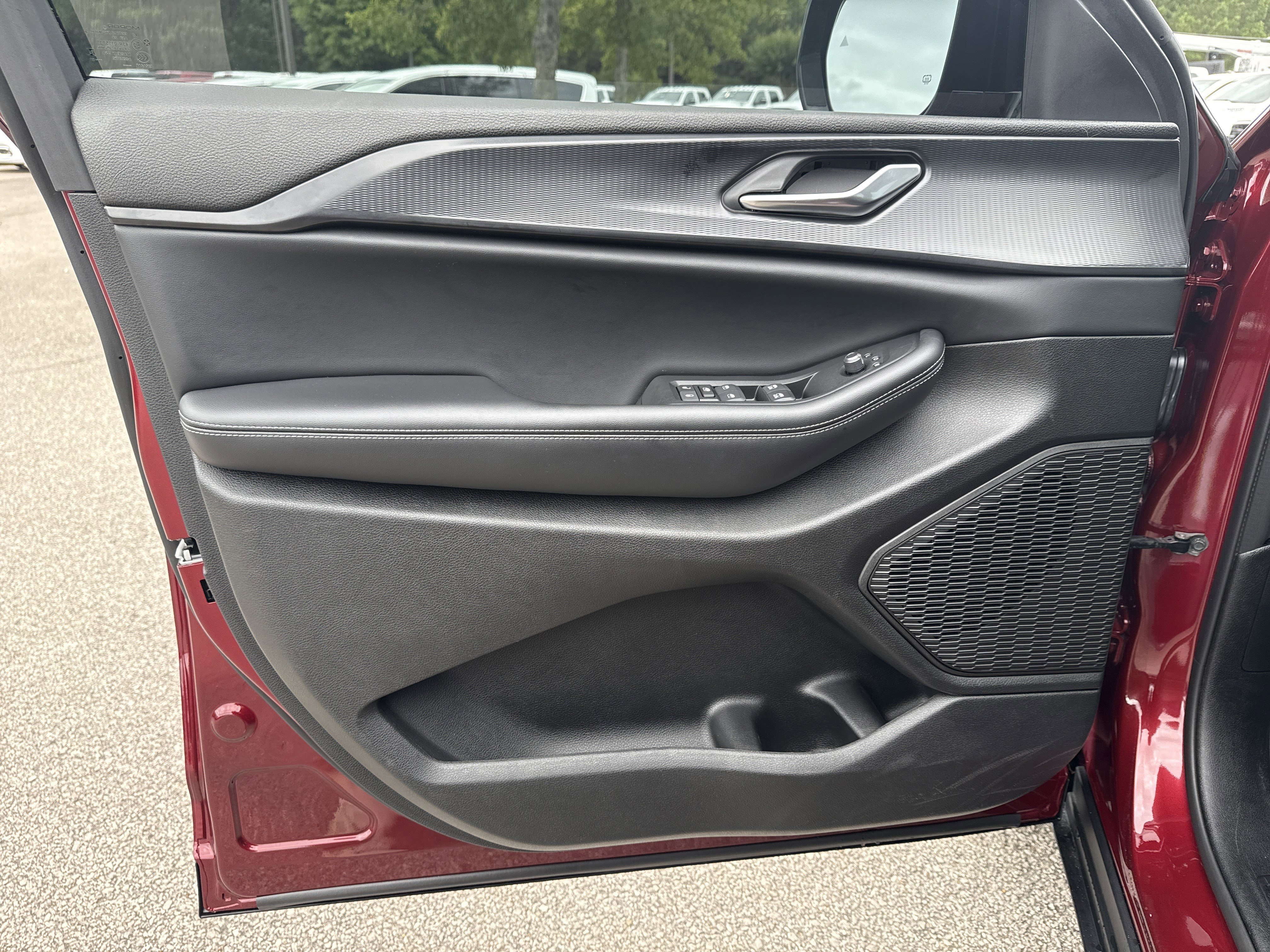Used 2024 Velvet Red Pearlcoat Jeep Altitude image 11