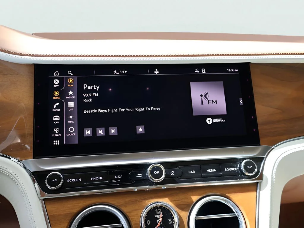 Used 2024 Onyx Metallic Bentley V8 image 23
