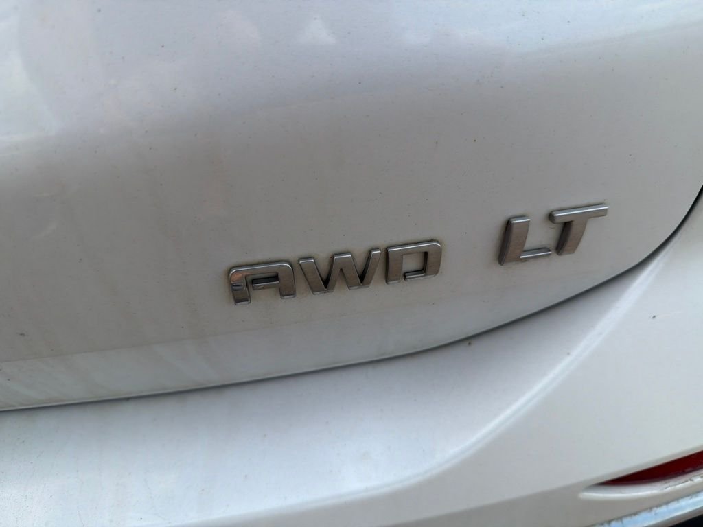 Used 2019 Iridescent Pearl Tricoat Chevrolet LT image 8